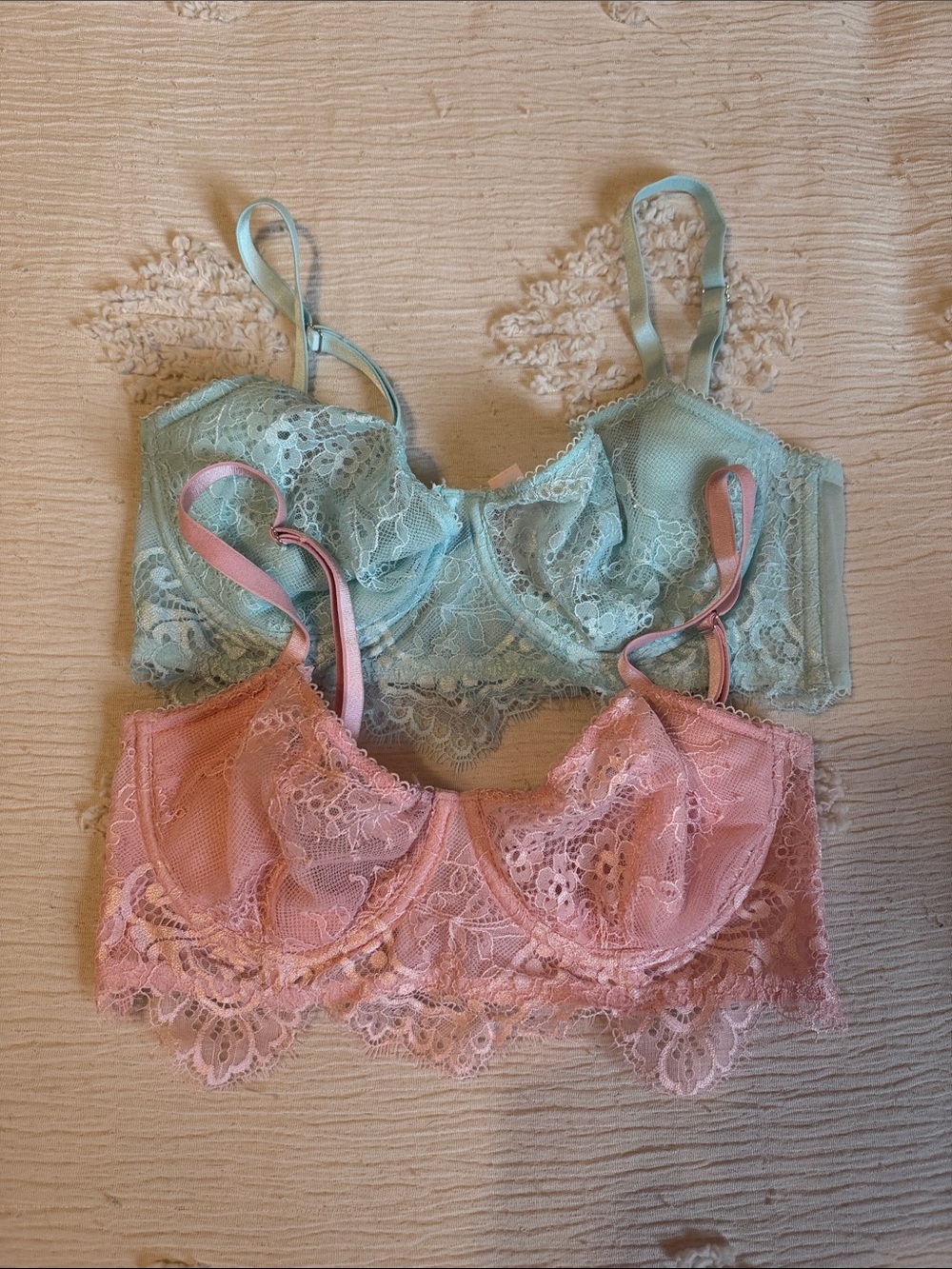 VICTORIAS SECRET LACE BRAS